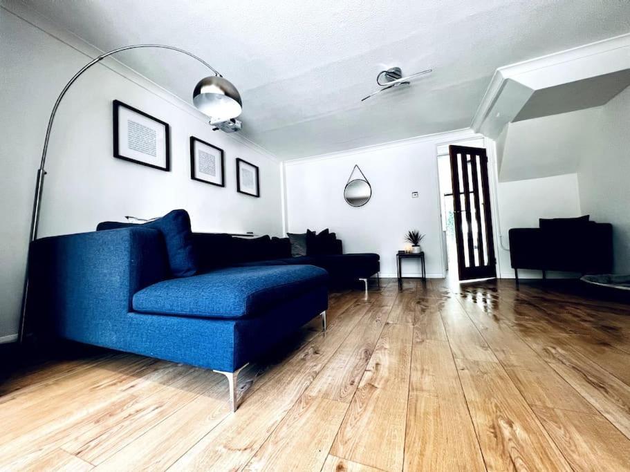 Entire Modern House In Tamworth - 2 Double Beds + Free Parking Villa Eksteriør billede