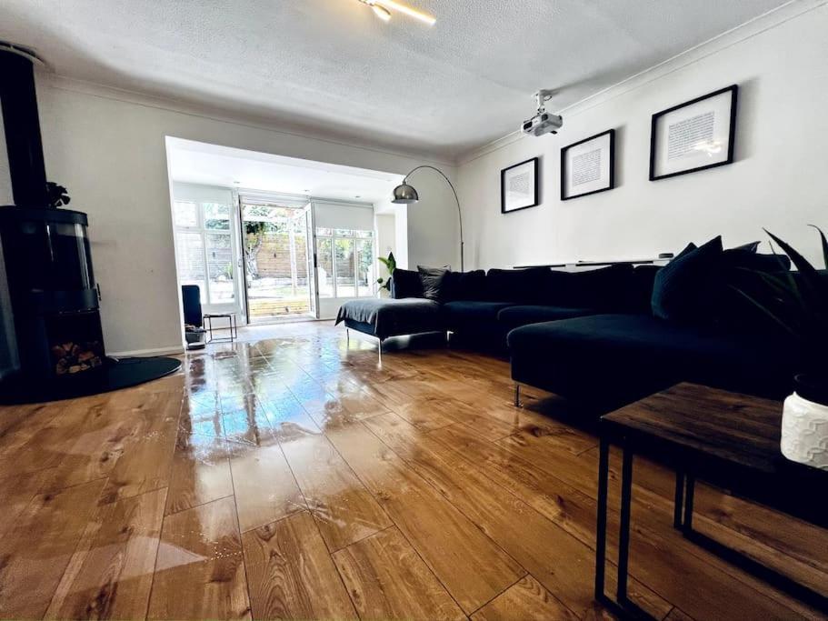 Entire Modern House In Tamworth - 2 Double Beds + Free Parking Villa Eksteriør billede